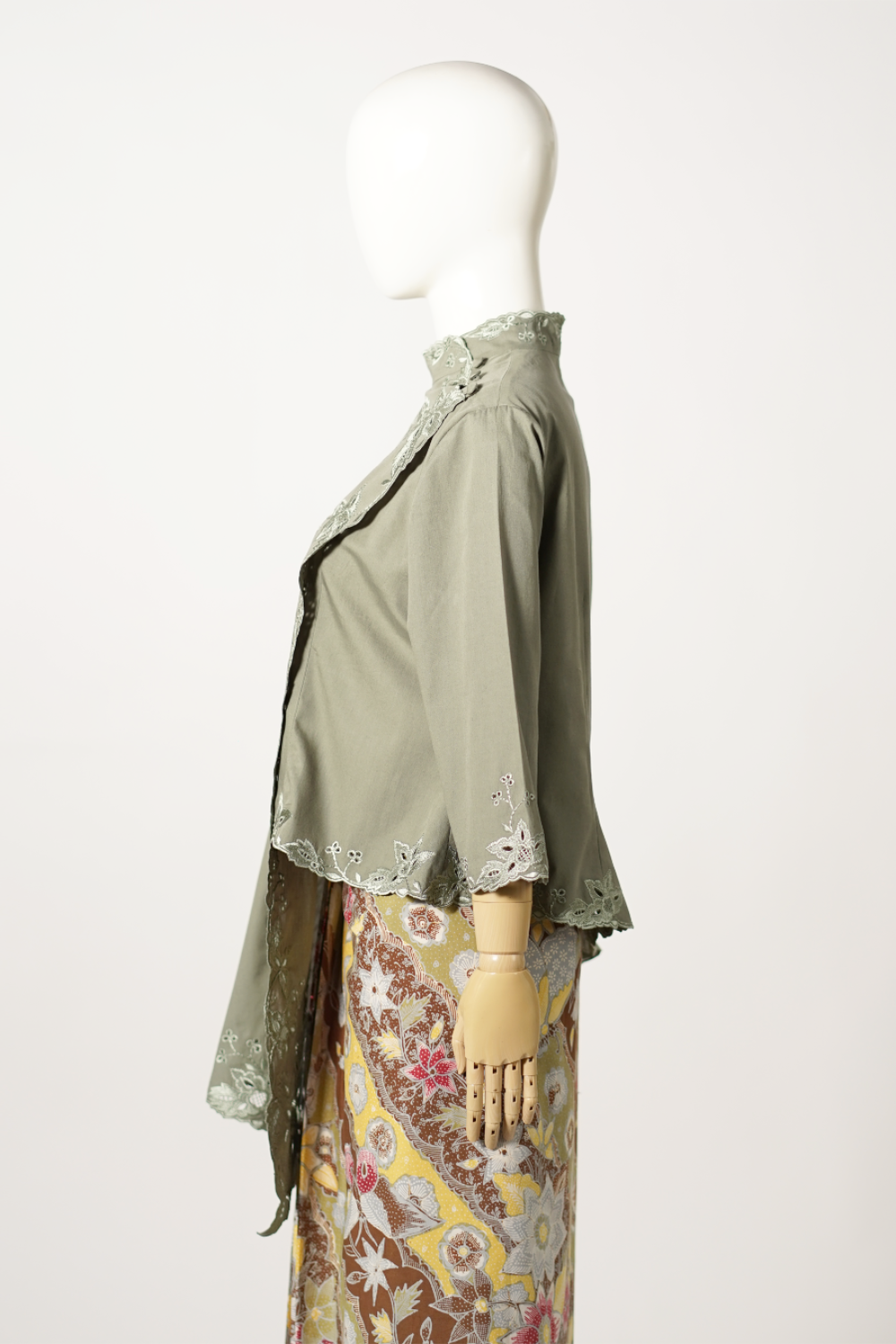 Long Kebaya Beskap with 3/4 Sleeves