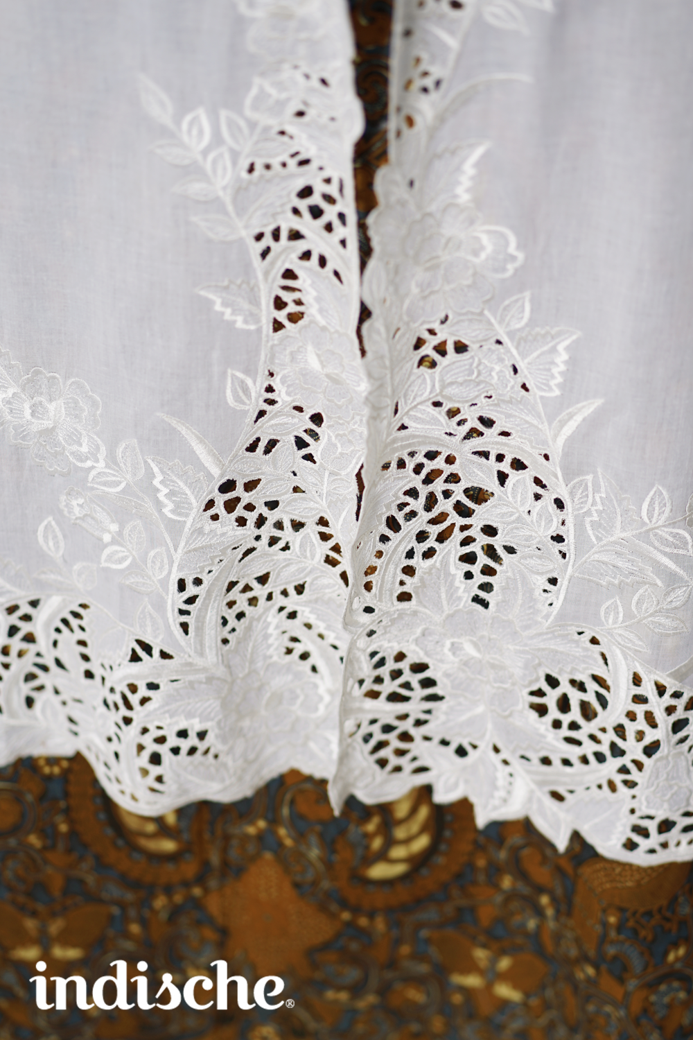 Gendis Long Kebaya