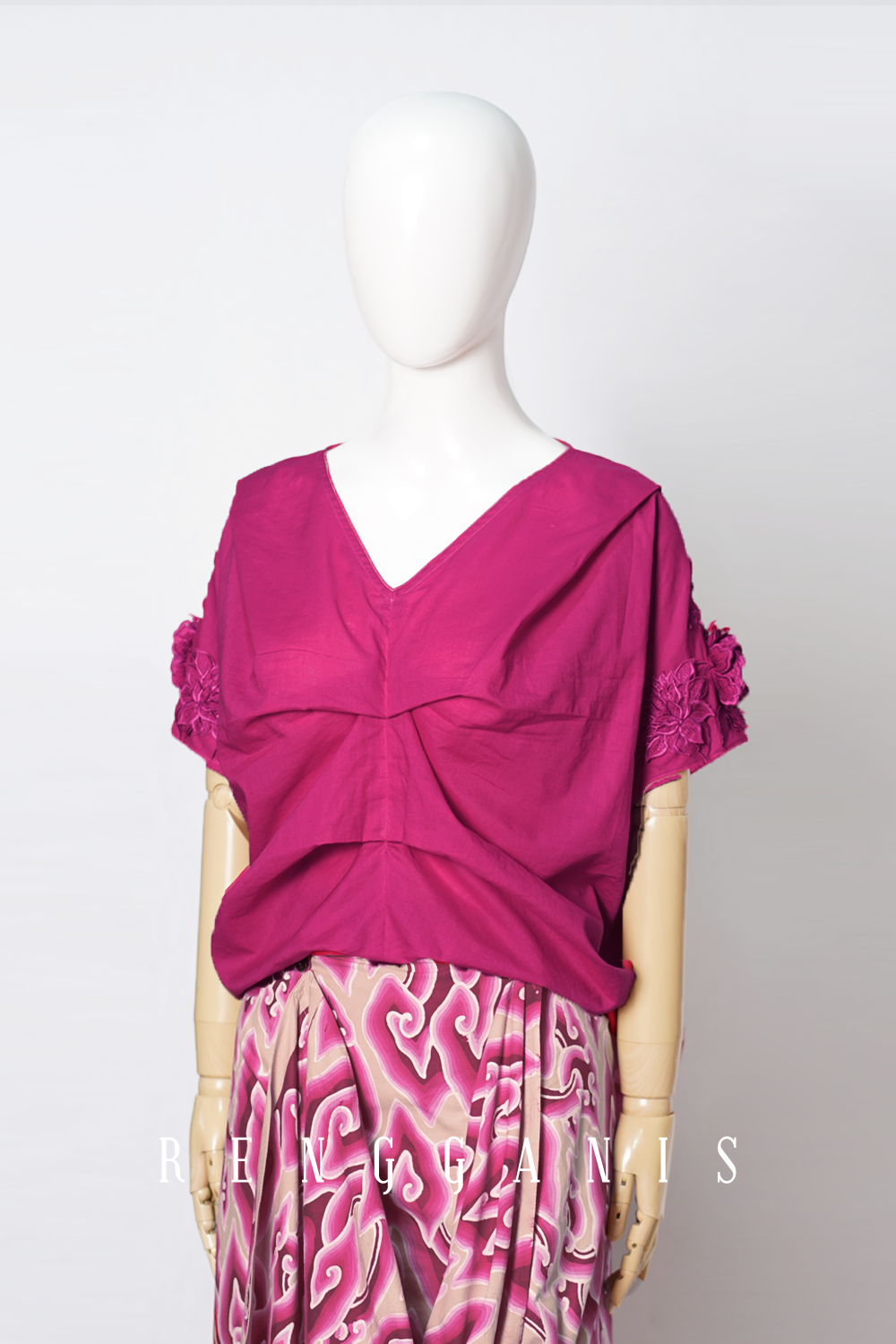 Bugis in Fuschia