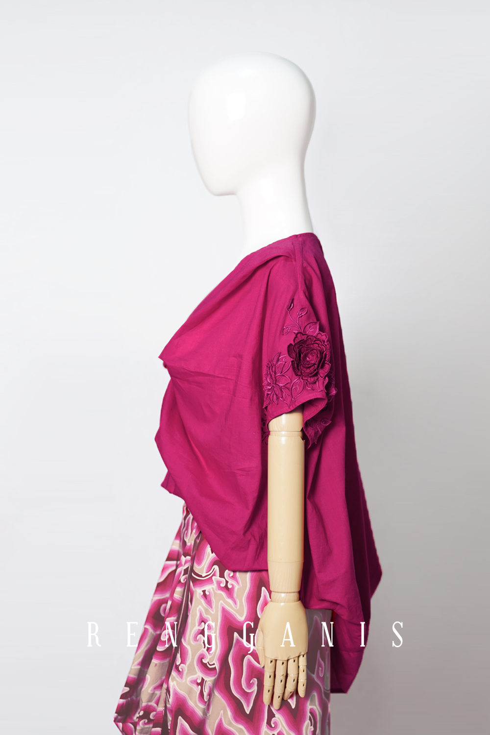 Bugis in Fuschia