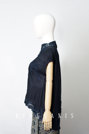 Gendis in Navy Blue