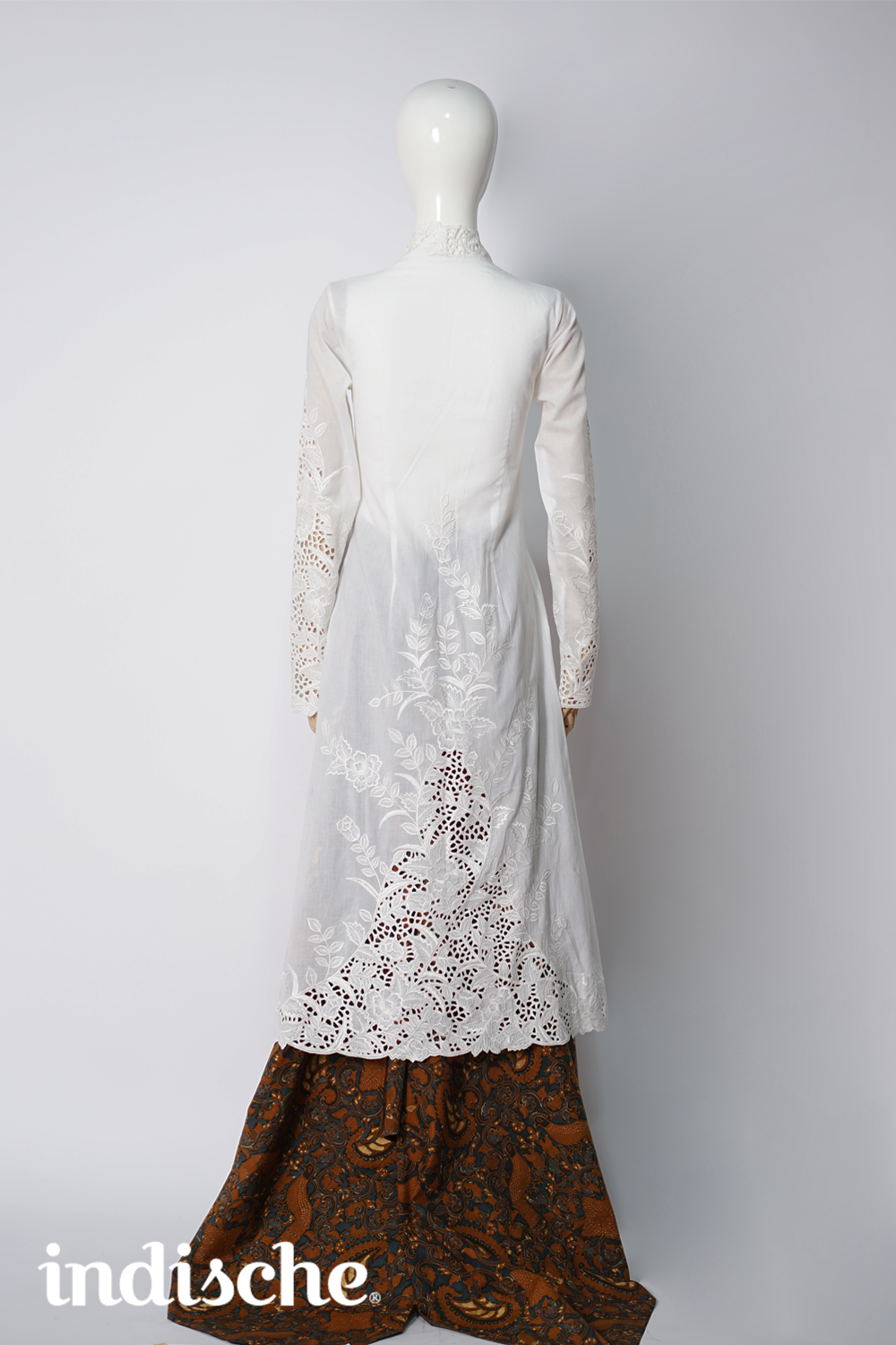 Gendis Long Kebaya