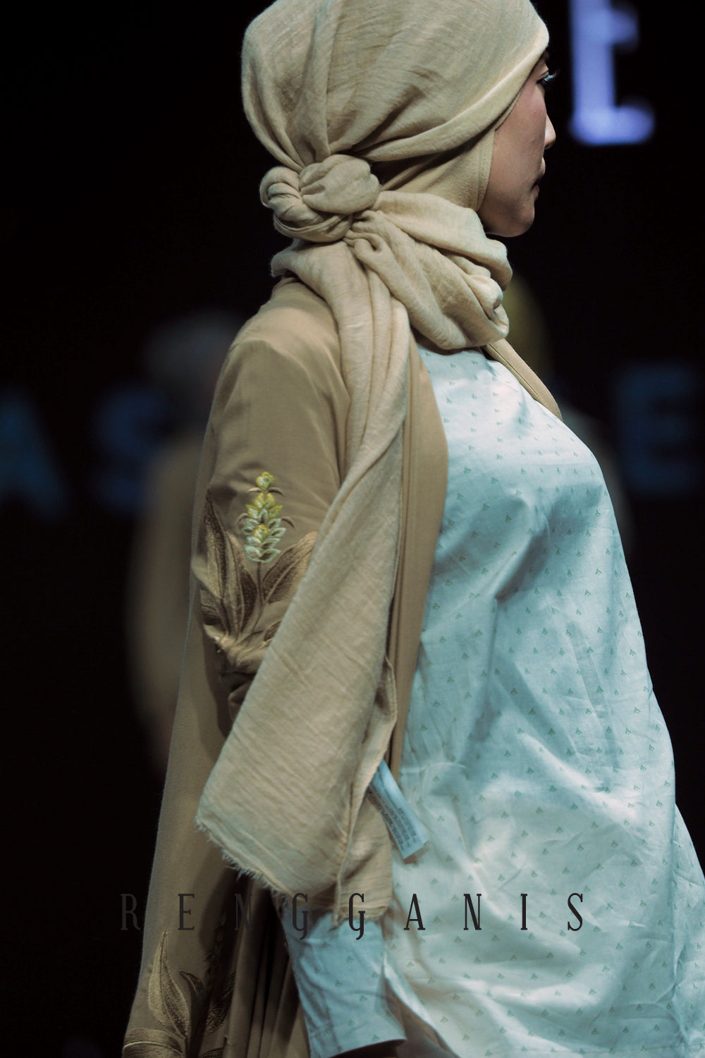 Kunyit Tassel Outer in Cappuccino