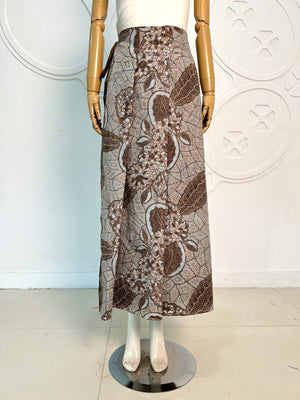 Uncut Pleated Sarong Skirt in Handdrawan Batik