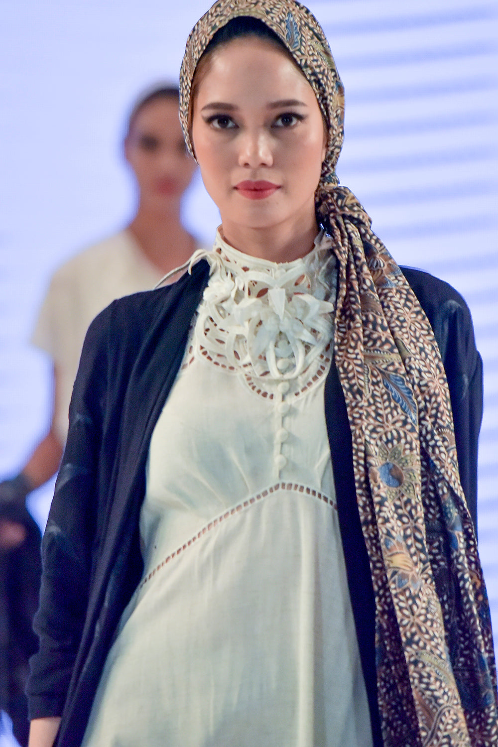Kunyit Tassel Outer in Black