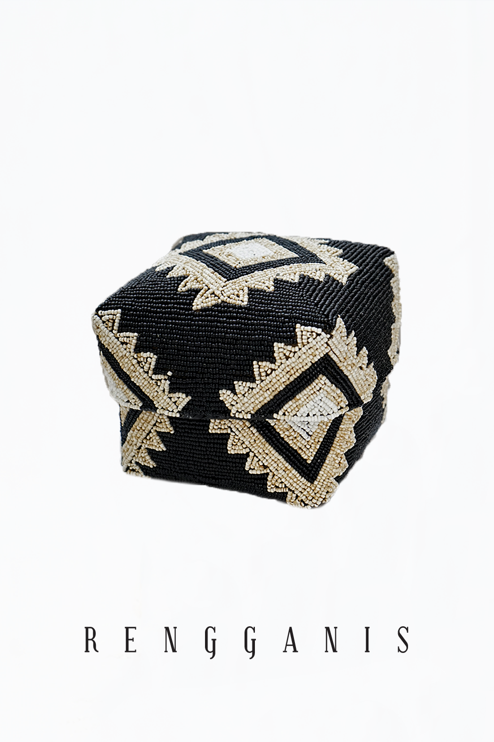 Besek Manik Black Medium Square