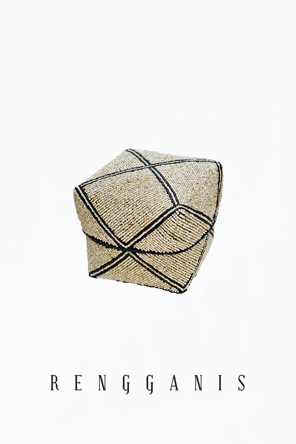 Besek Manik Creme Medium Square