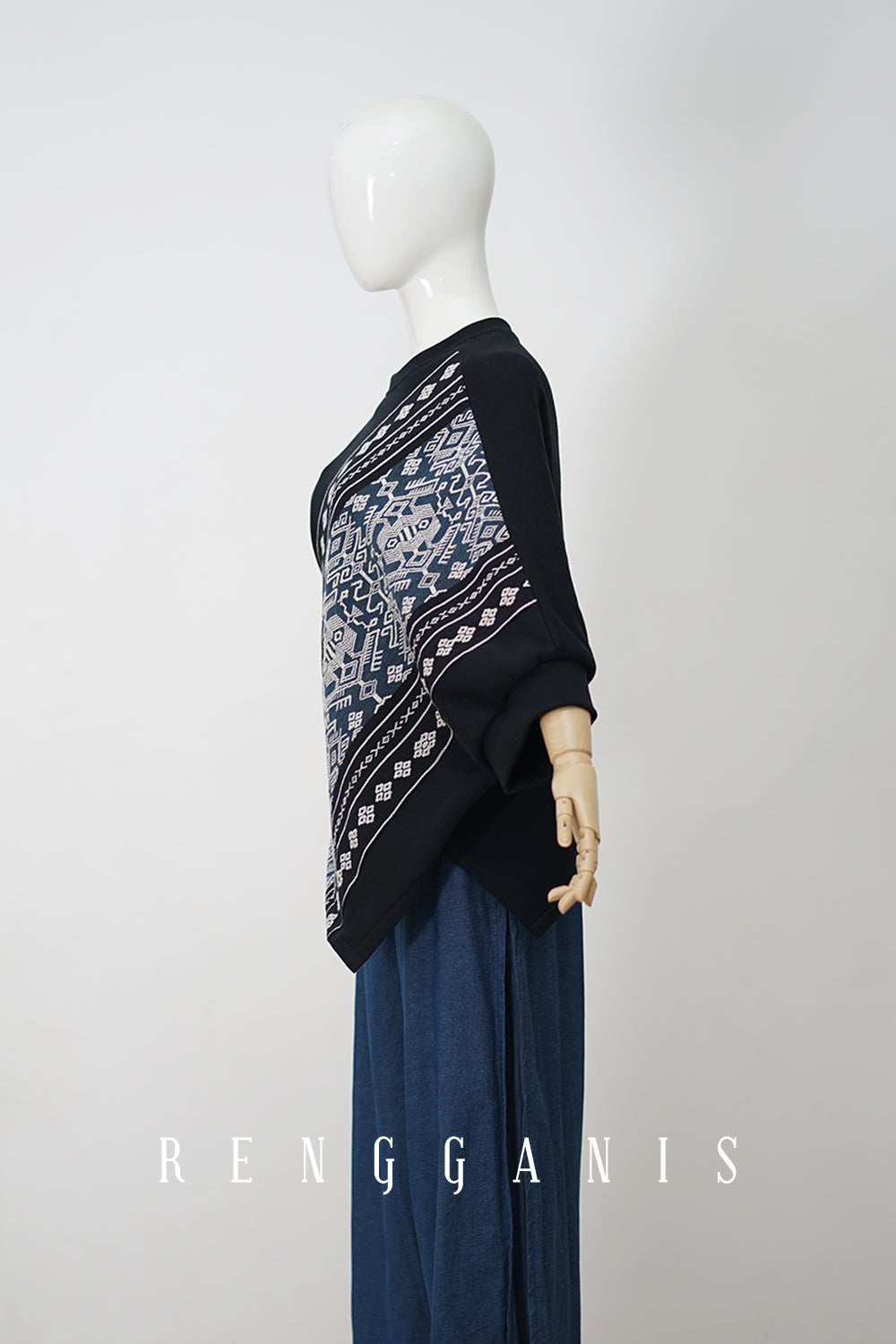 Pahikung Sweater