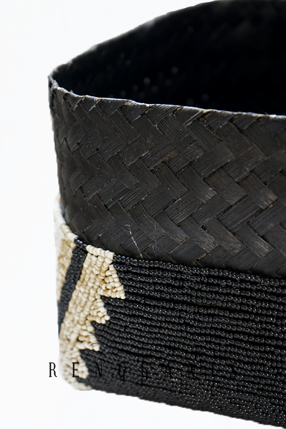 Besek Manik Black Large Square