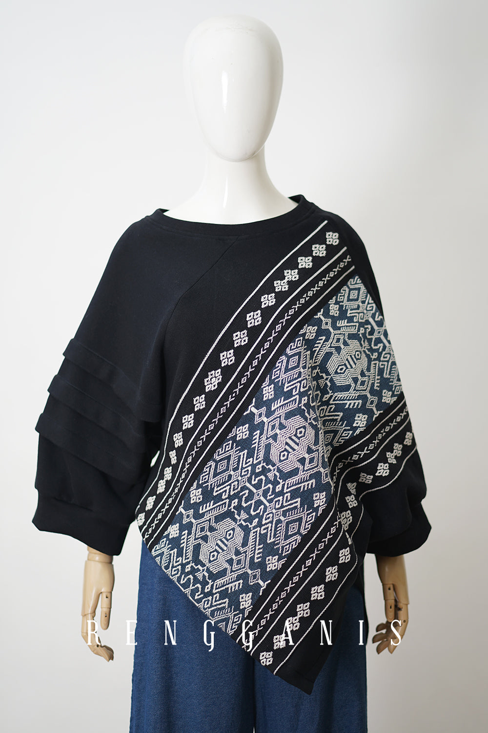 Pahikung Sweater