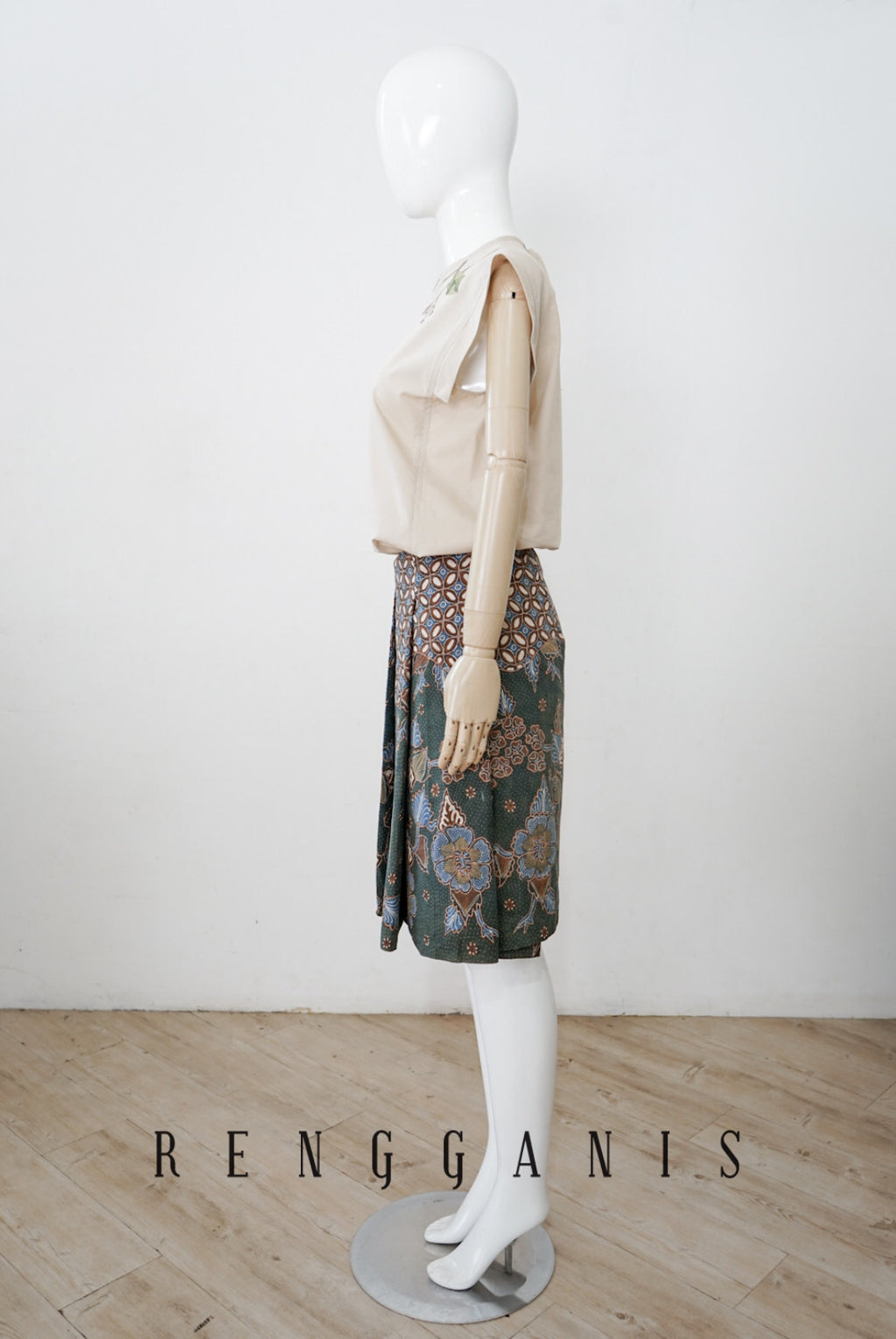 Uncut Batik Short Pleated Skirt