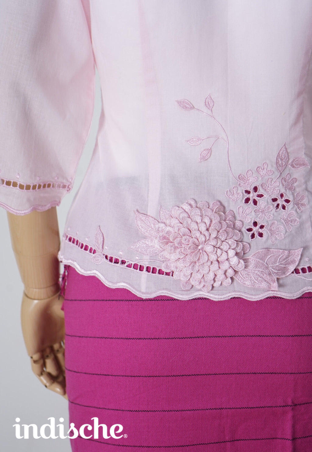 Kebaya Dahlia in Baby Pink