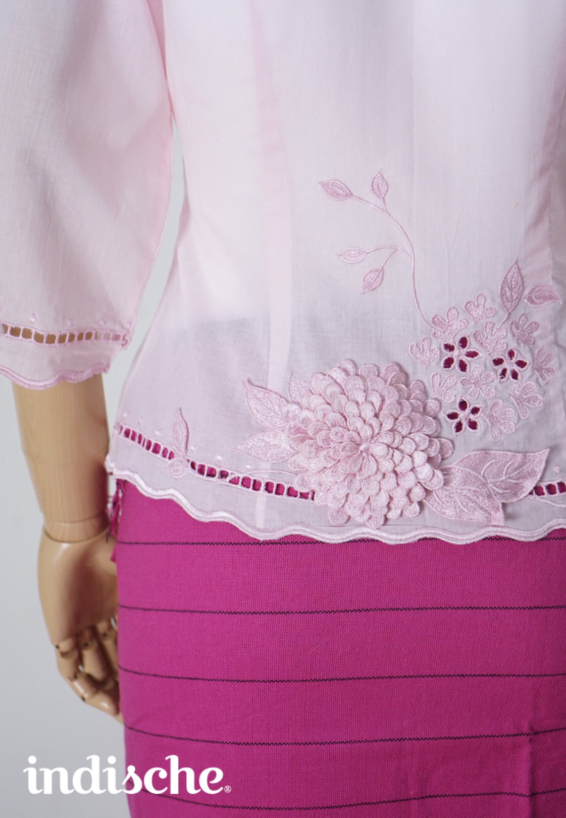 Kebaya Dahlia in Baby Pink