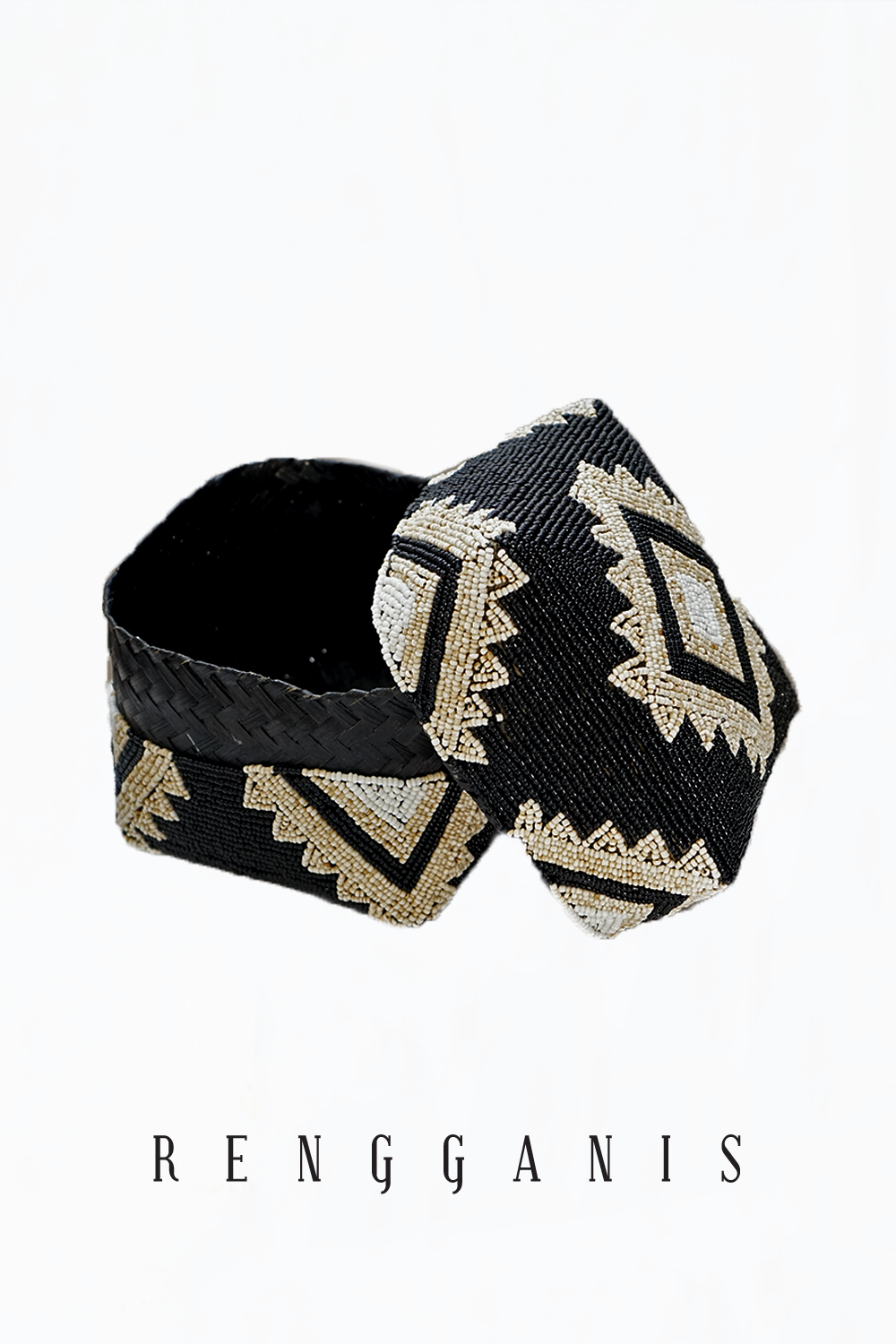 Besek Manik Black Medium Square