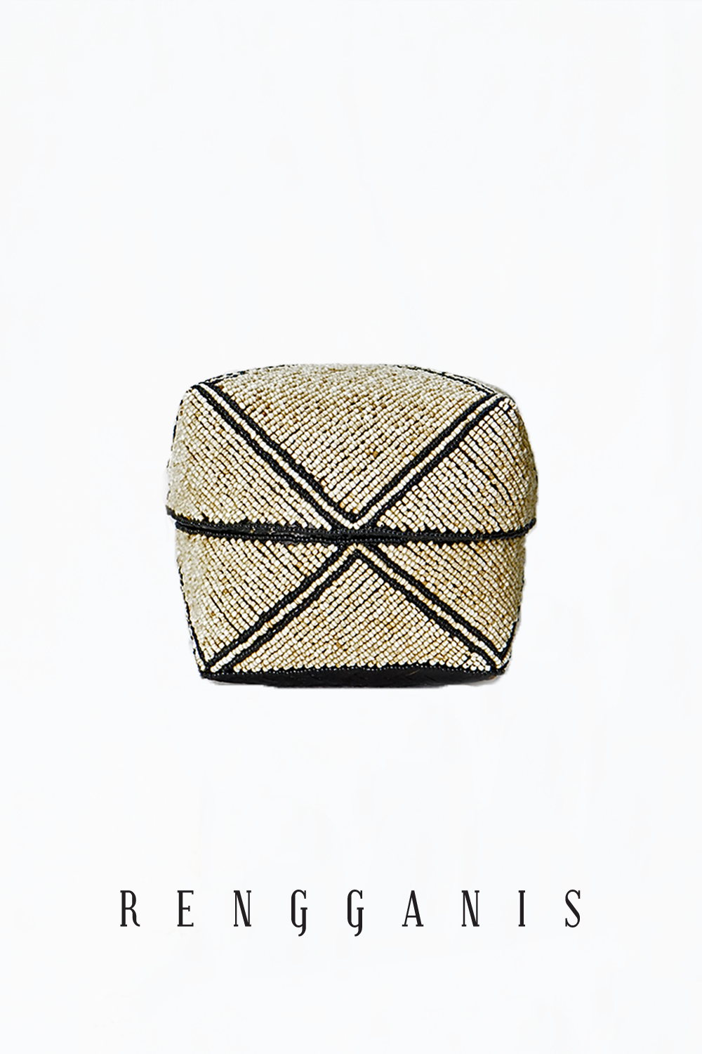 Besek Manik Creme Medium Square