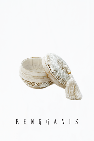 Besek Manik Tassel Small Round