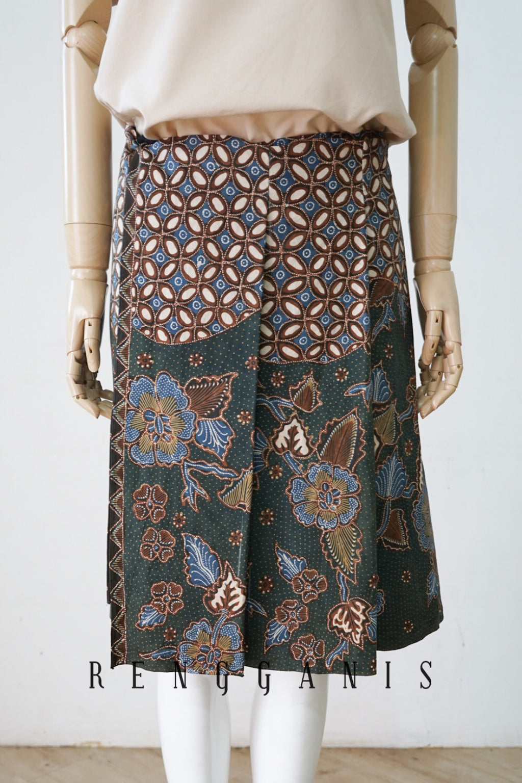 Uncut Batik Short Pleated Skirt