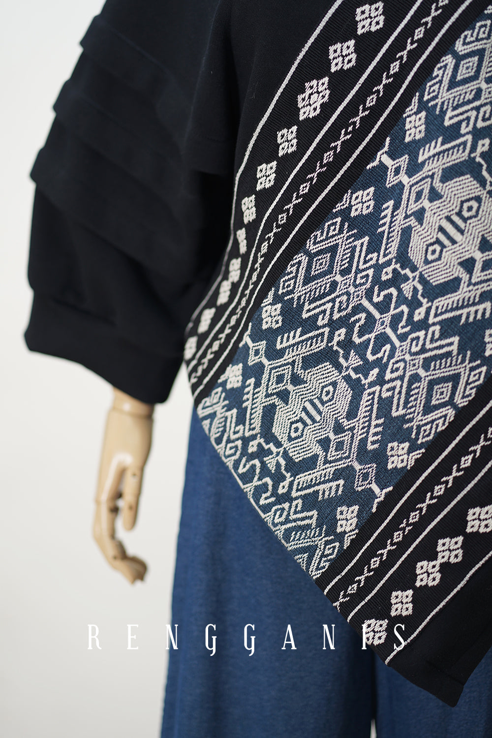 Pahikung Sweater