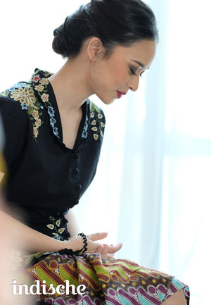Puspita in Black