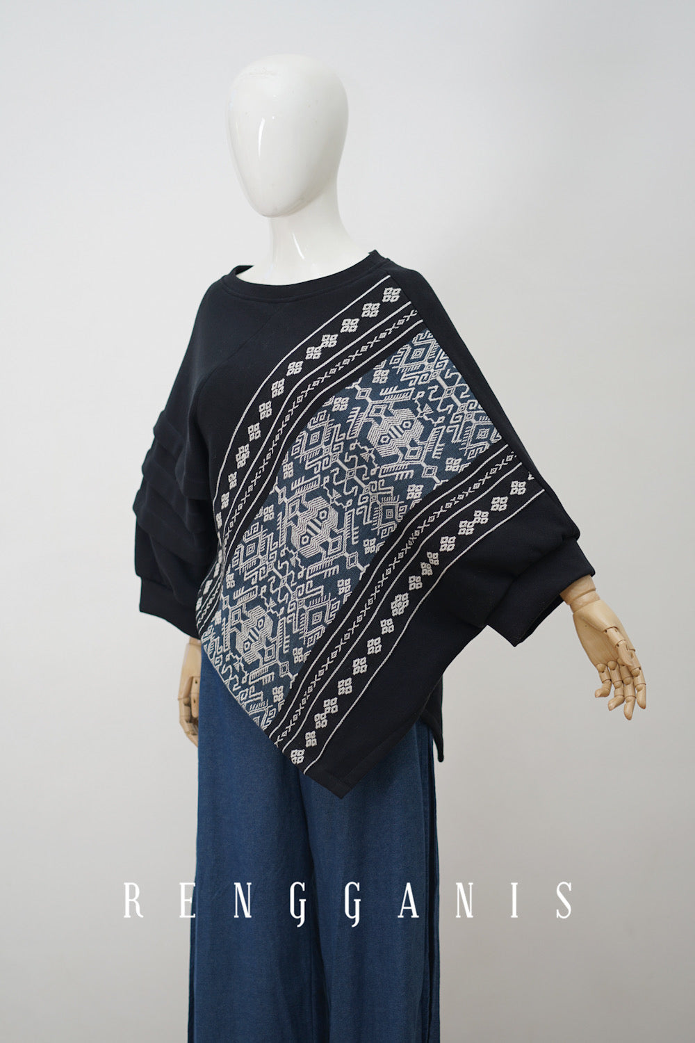 Pahikung Sweater