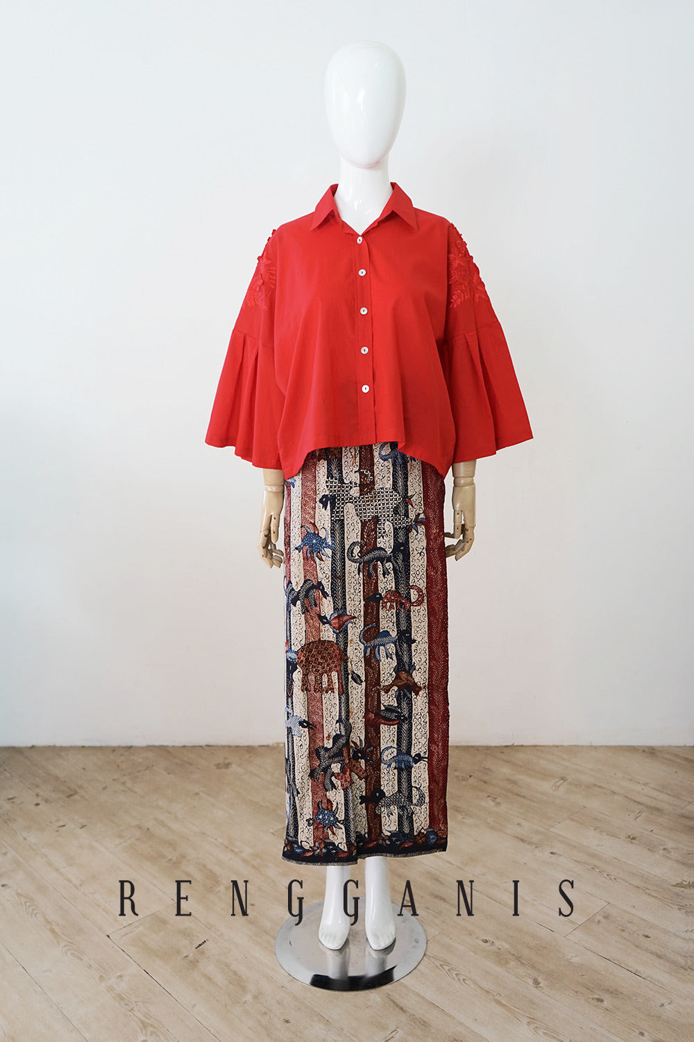 Arini in Red