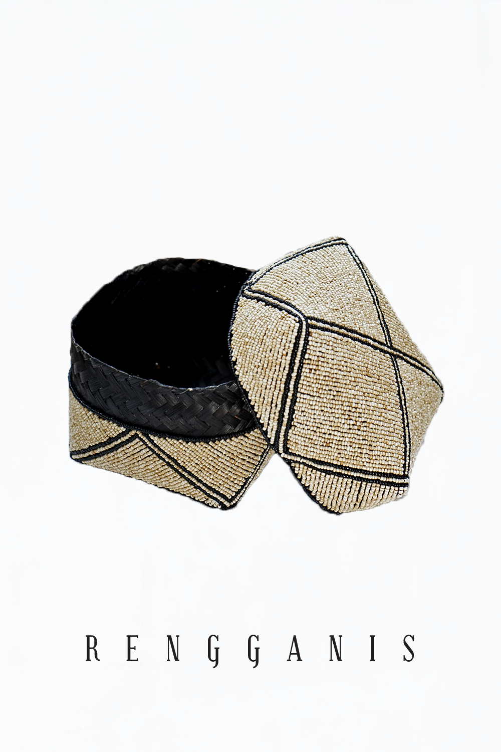 Besek Manik Creme Medium Square