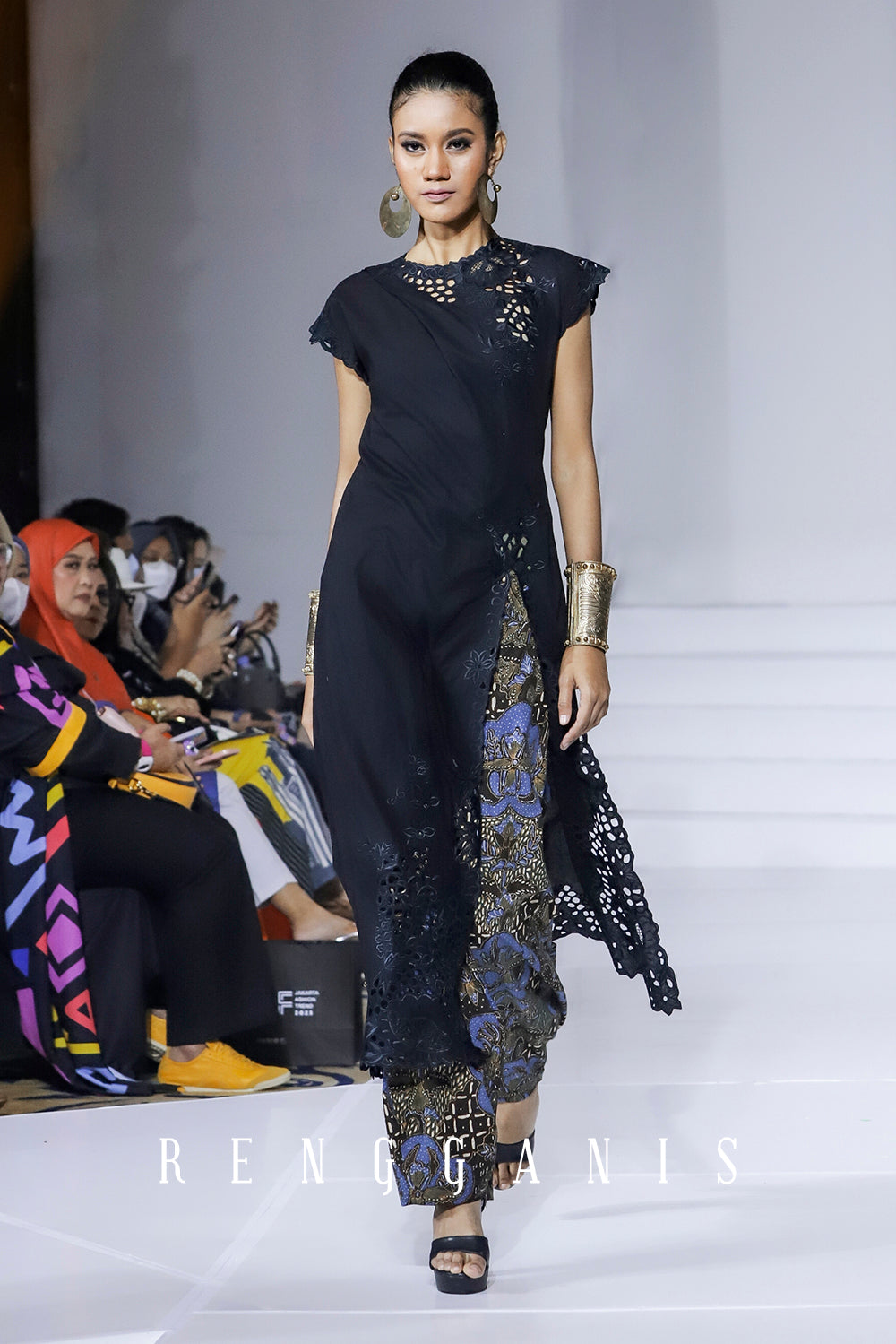 Kahiyang Dress