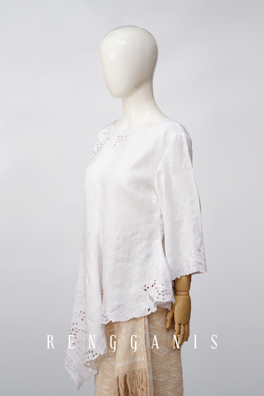 Gita in Linen