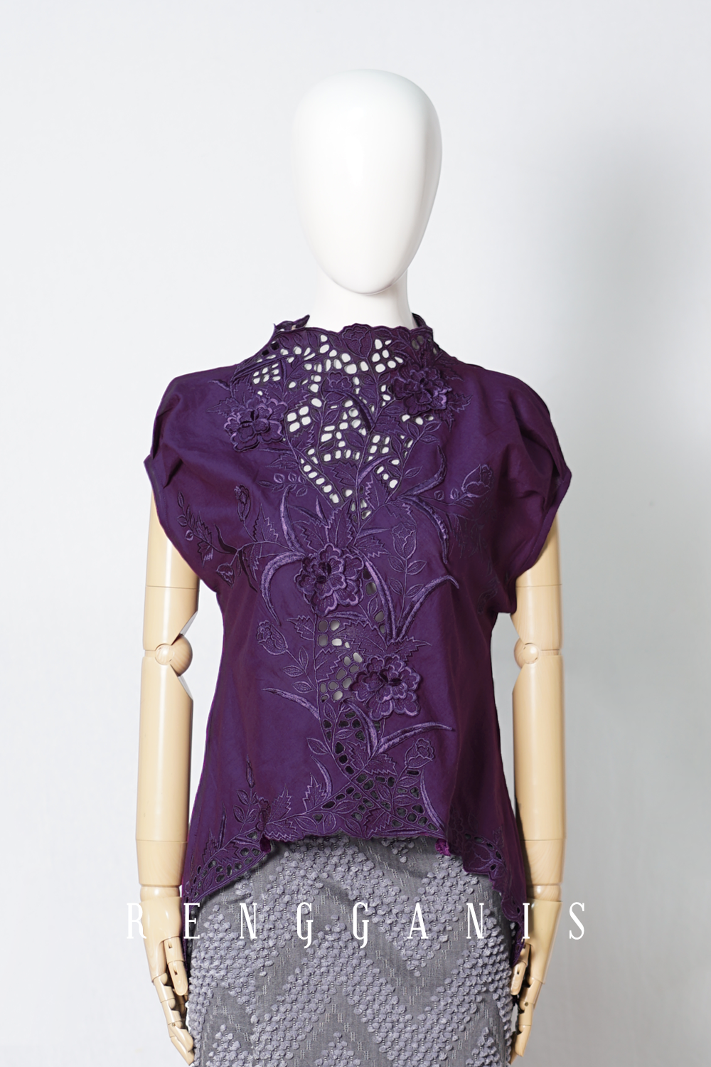 Gendis in Dark Purple