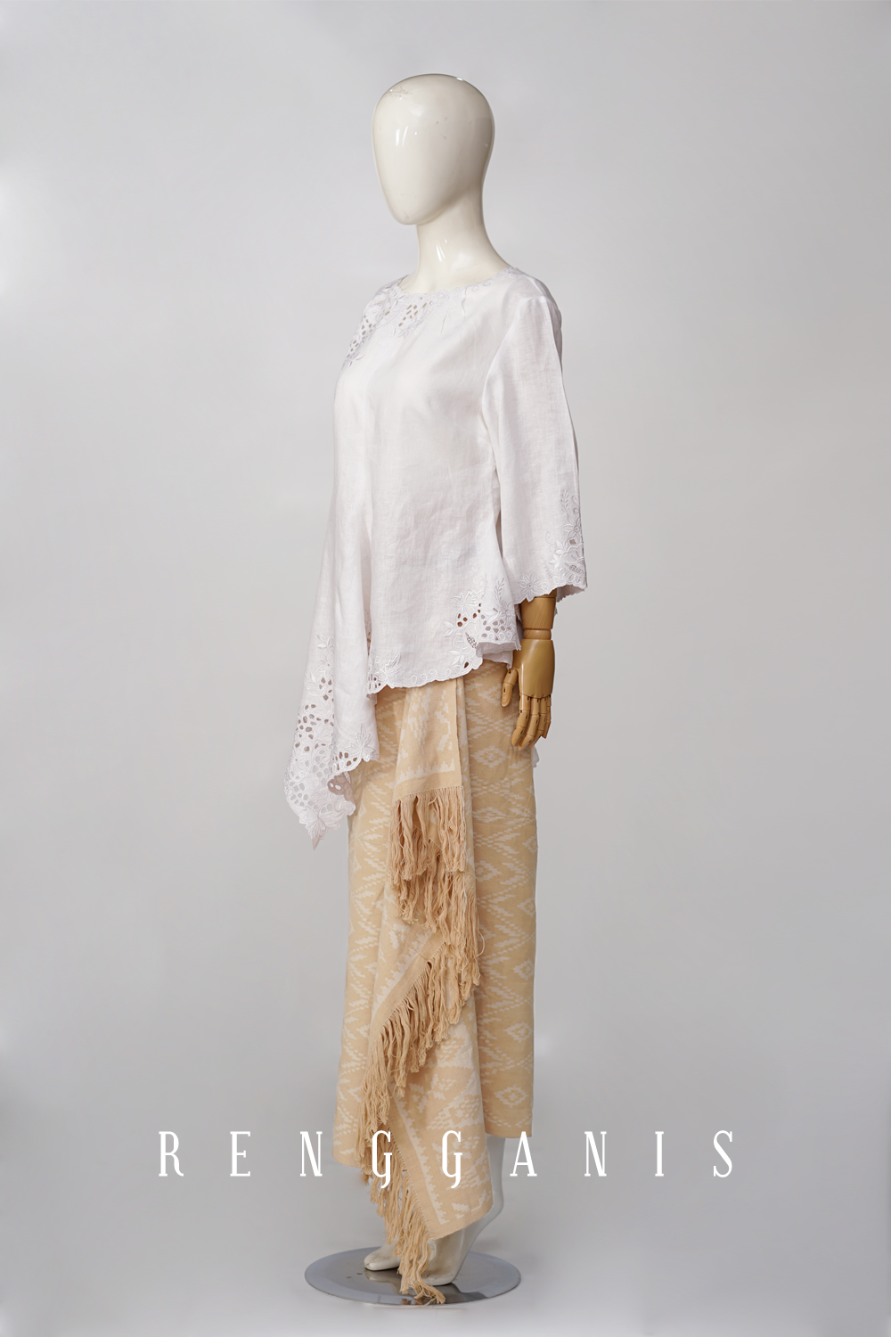 Gita in Linen