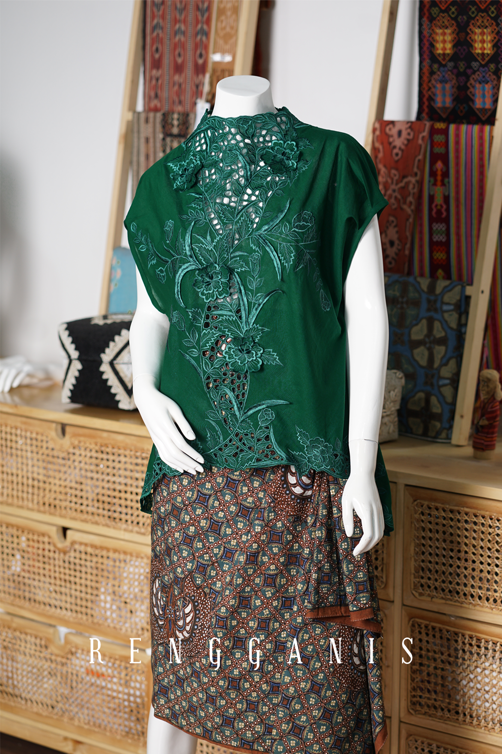 Gendis Top in Forest Green