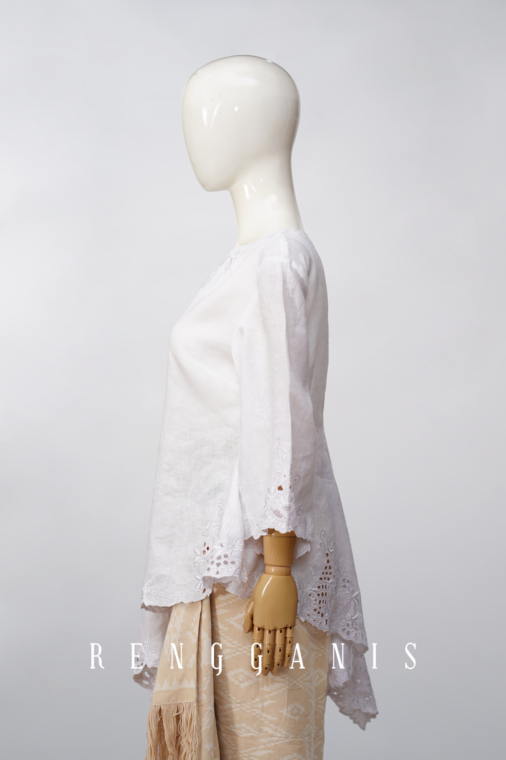 Gita in Linen