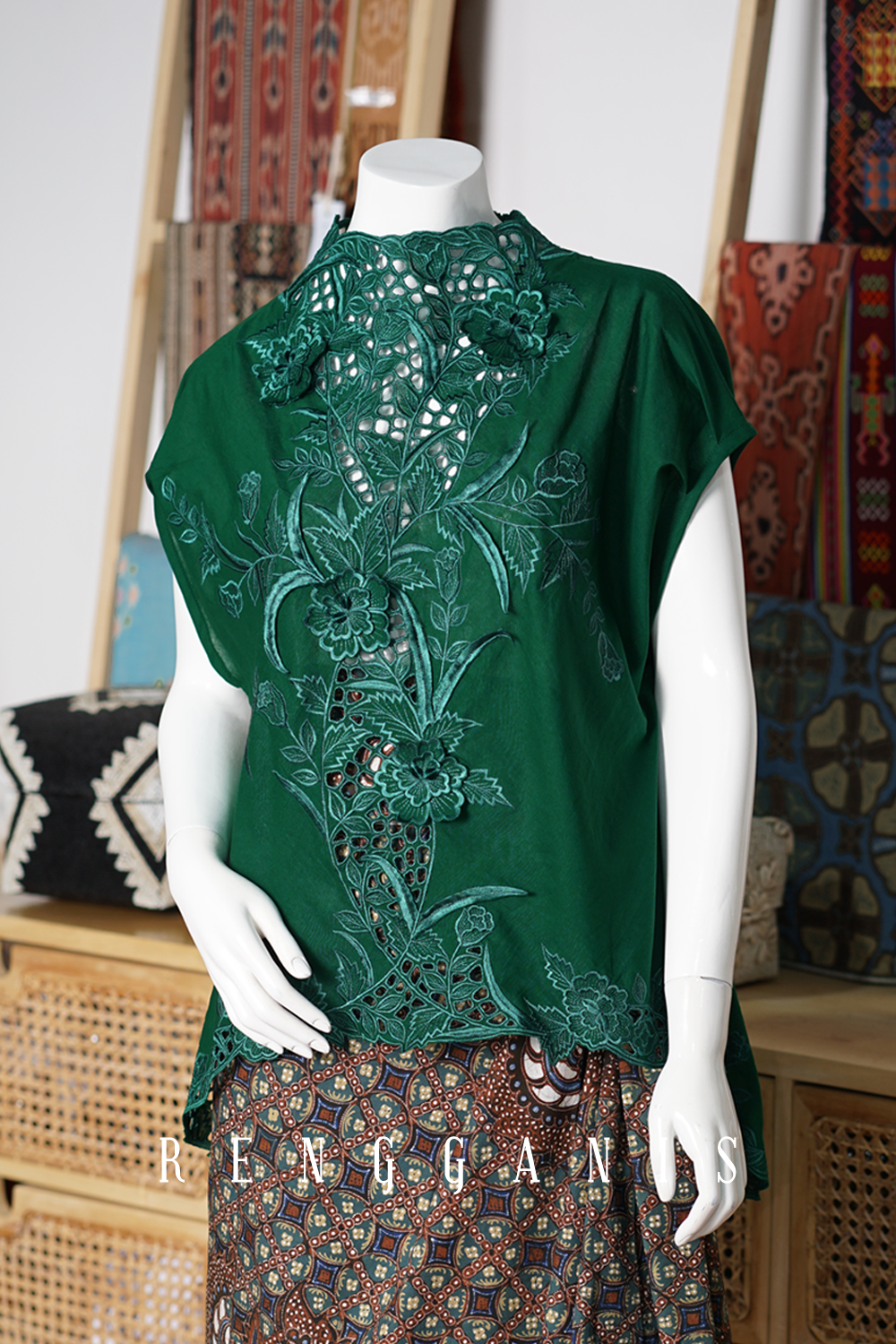 Gendis Top in Forest Green