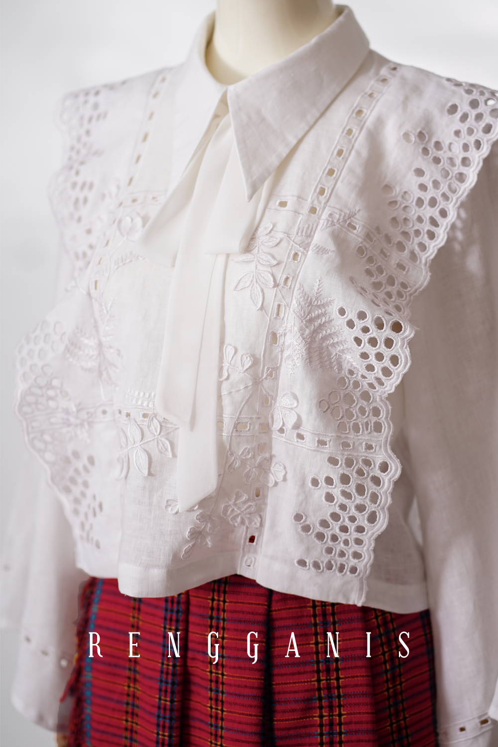 Frida in Linen